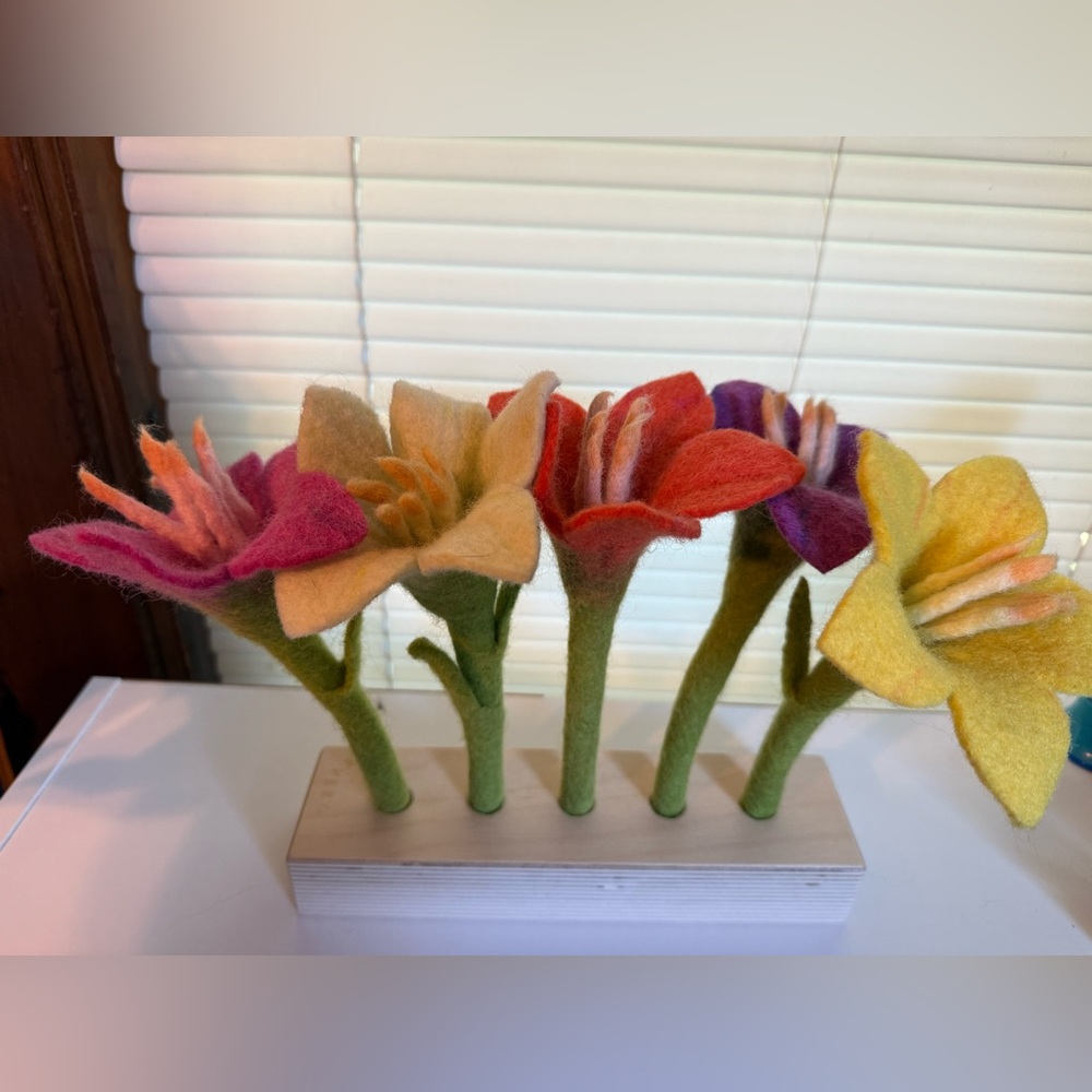 Vibrant Felt Flower Set for Kids